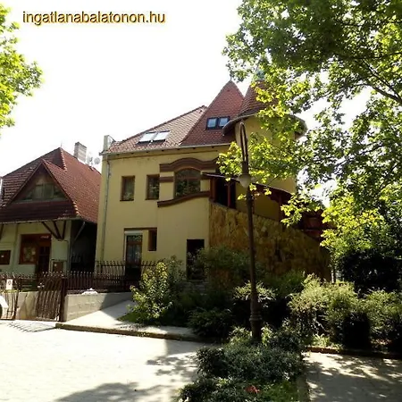 852 - Kozpontjaban Egylegteru Foldszinti Studio Apartman Apartment *